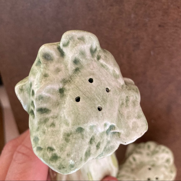 Vintage Celery Salt & Pepper Shakers - Picture 7 of 10